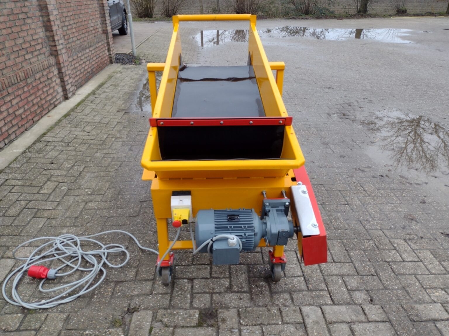 Poetsmachine Rijdend Spinnekop borstelmachine/poetsmachine | Boerderijmachines.nl